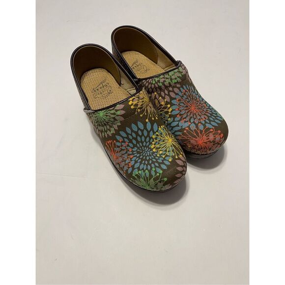Dansko Shoes - Cute and So Comfie! Dansko Vegan Clog Womens Size 38 Floral Brown worn once